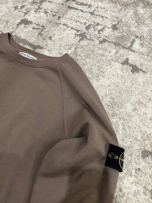 Stone island коричневий колір