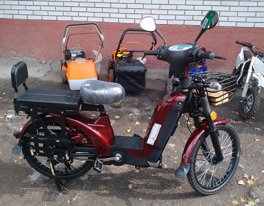 Электроскутер Yadea EM 219-A красный