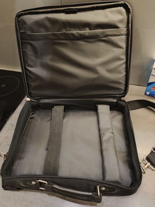 Torba na laptopa i dokumenty