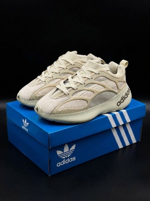 Жіночі кросівки Adidas Yezzy Boost 700 V3/бежеві жіночі кросівки адідас