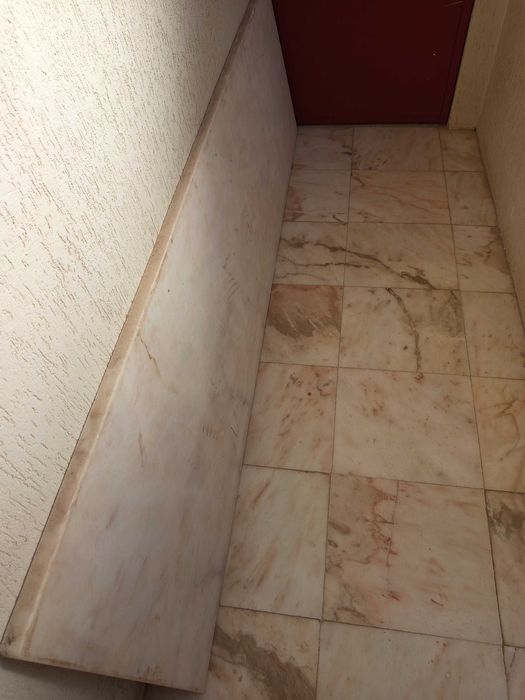 Tampo em mármore branco