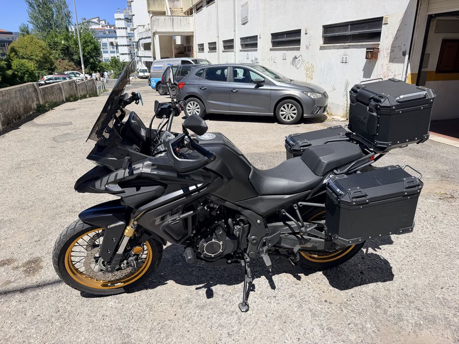 Voge 525 DSX Black Knight