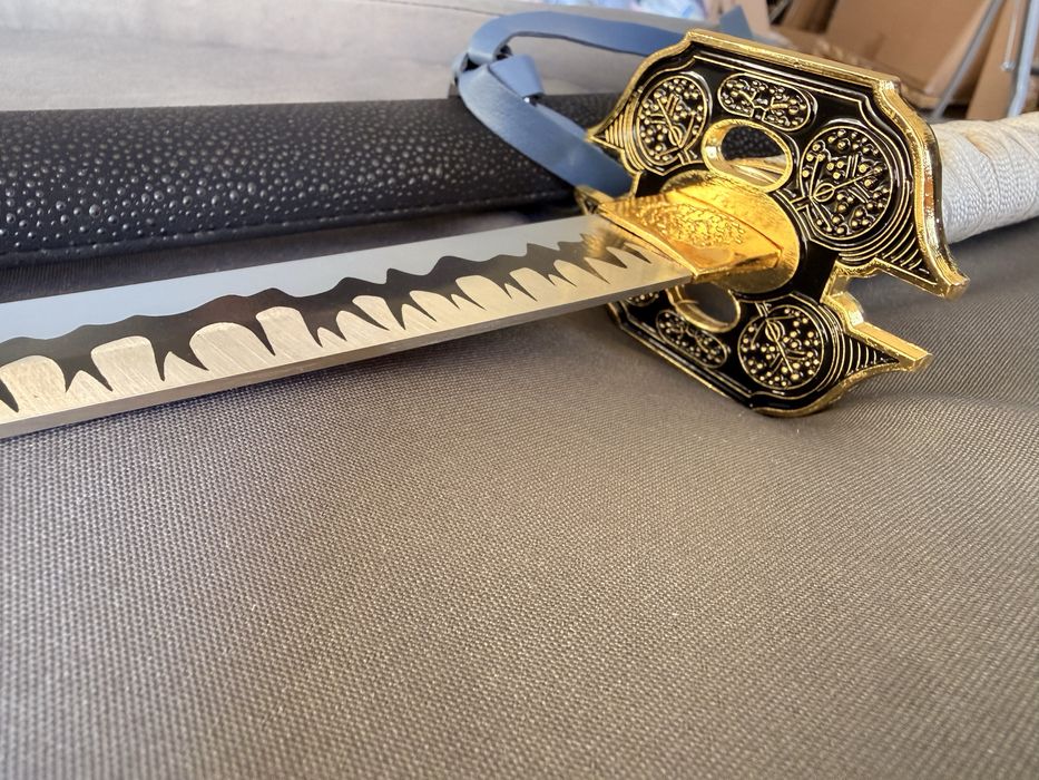 Katana kolekcjonerska czarno-złota z pochwą