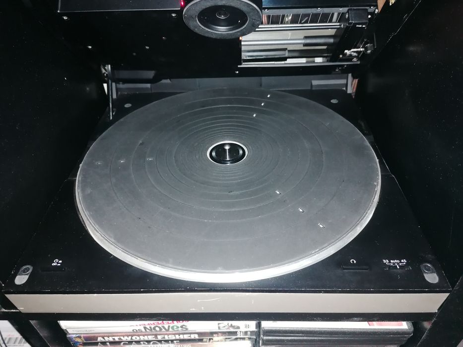 Technics SL-10 gira-discos de braço linear.