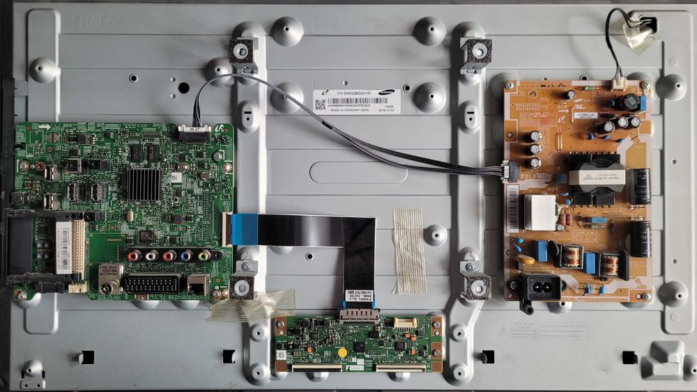 Telewizor Samsung UE32H5303AW na części CY-DH032BGSV1H zepsuta matryca