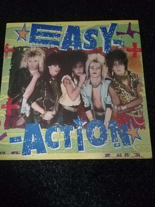 Vinil easy action featuring kee Marcelo