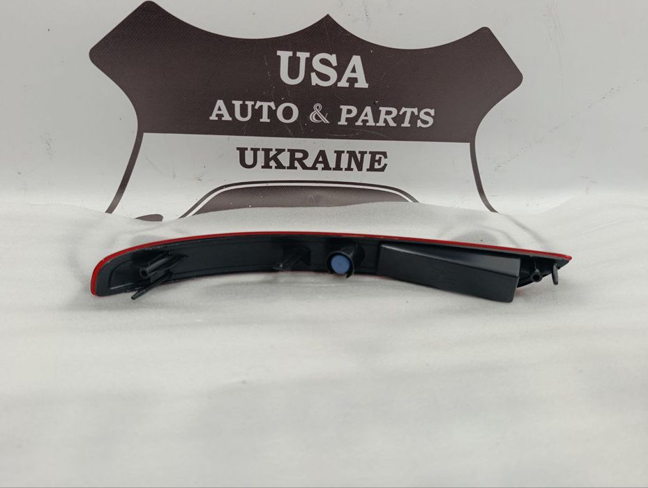 MITSUBISHI OUTLANDER Катафот заднього бампера правий (ліцензія) 2022-2