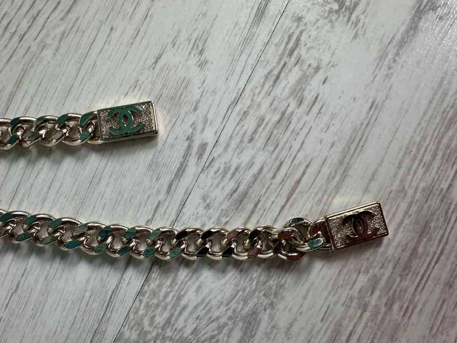 Elegancki naszyjnik marki Chanel