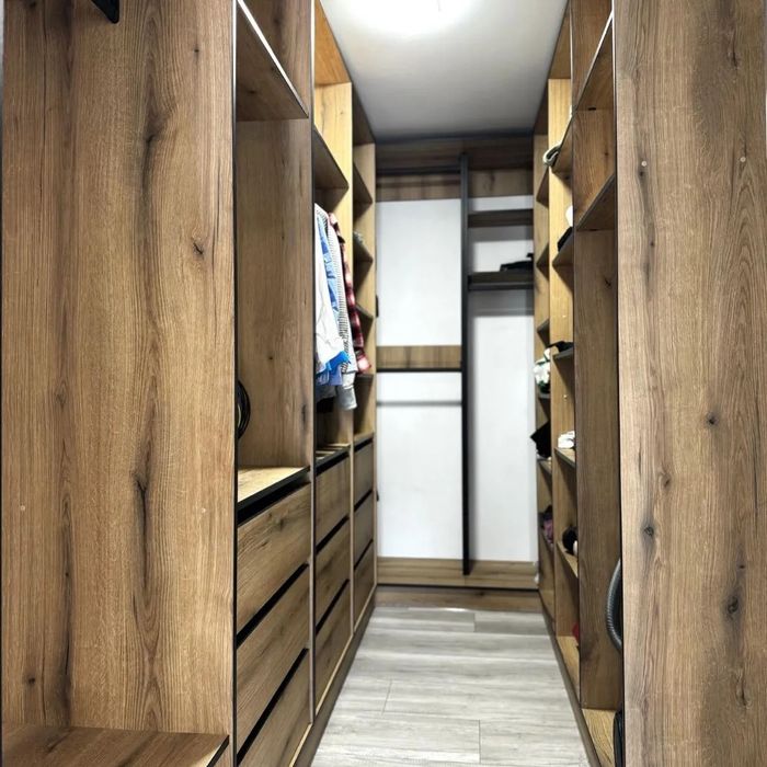 Шафи купе та шафи з натуральної деревини