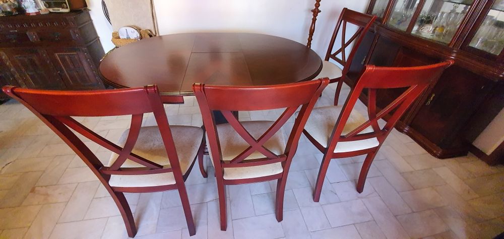 Mesa extensivel mais 4 cadeiras