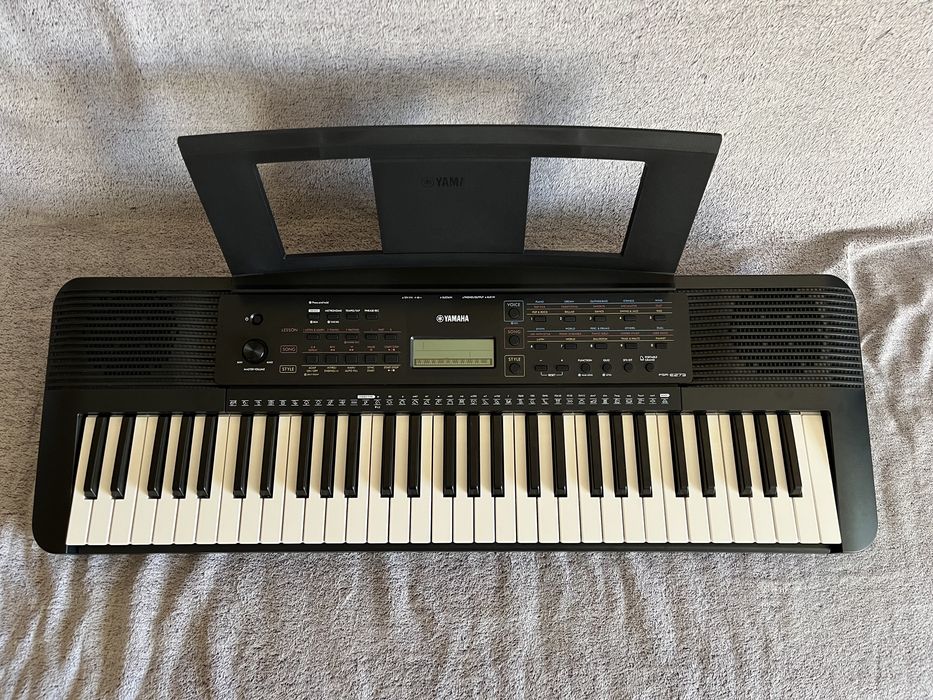 Цифровий синтезатор Yamaha PRS-E273