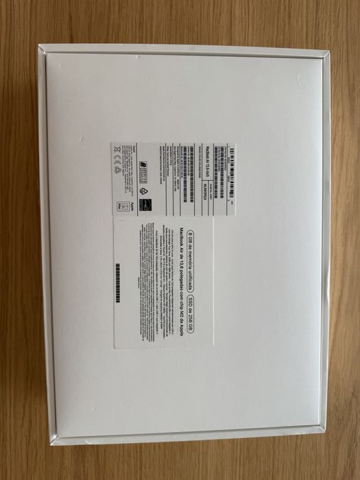 Macbook Air 13” M2 256GB 8GB RAM