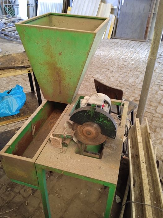 Máquina de cortar rolhas