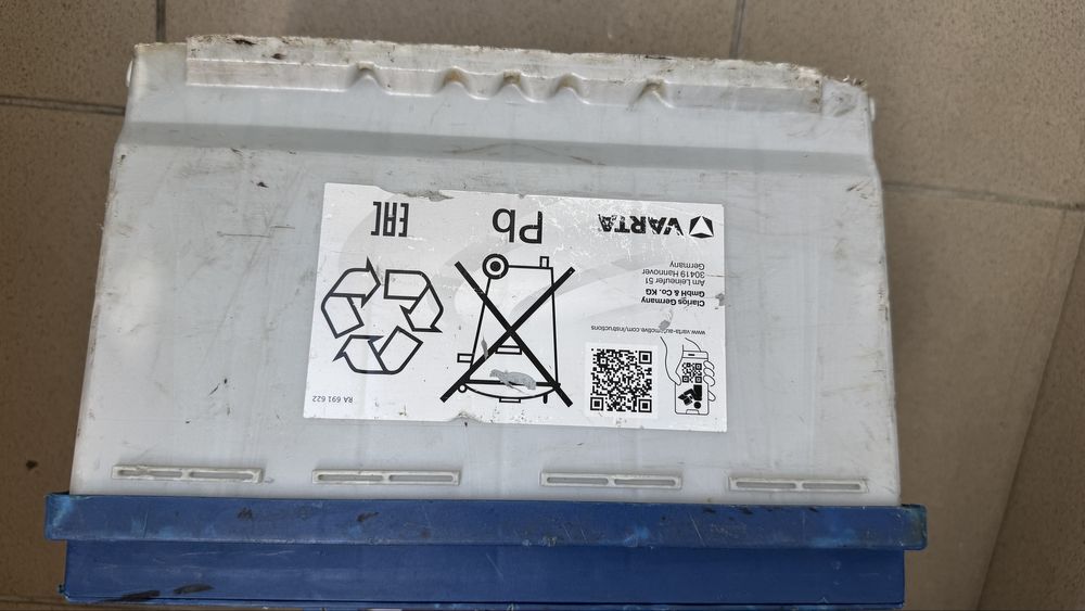Sprzedam akumulator Varta E11 12v 74Ah 680A(en)