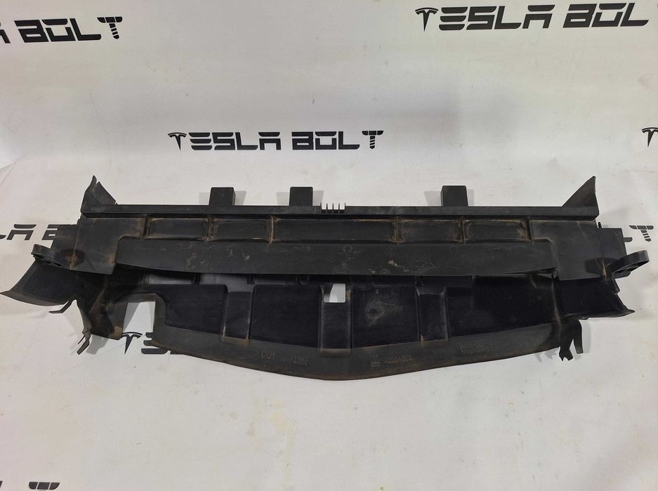 Жалюзі з дефлектором в зборі Chevrolet Bolt EUV 22-23