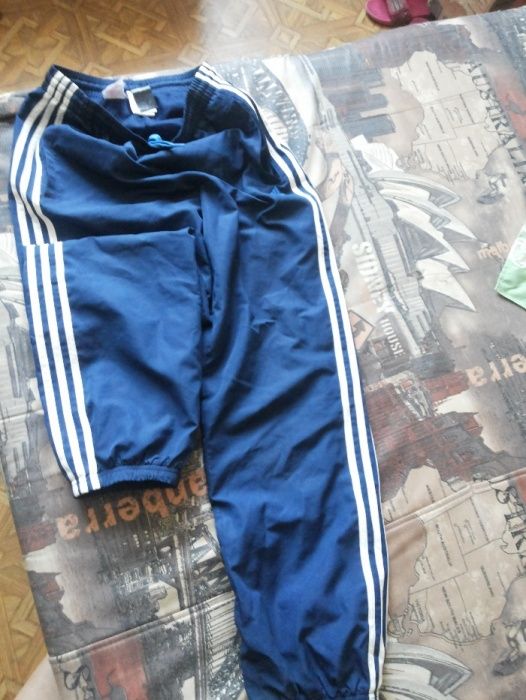 Продам спортивный костюм