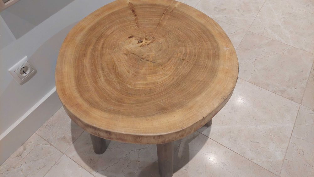 Mesa de apoio da AREA STORE - Teca Natural