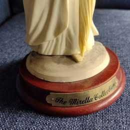 Estatueta Dama antiga em marfinite