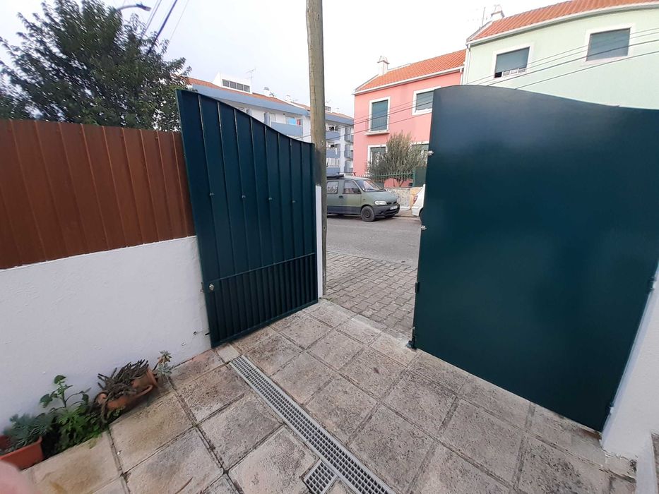 Executo diversos trabalhos de serralharia e bricolage