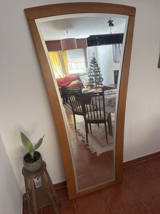 ESPelho de corpo inteiro em madeira