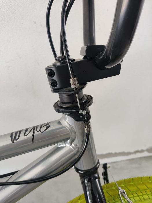 BMX BTWIN Wipe 500 (20") - Como Nova c/ 4 Peseiras (Pegs)