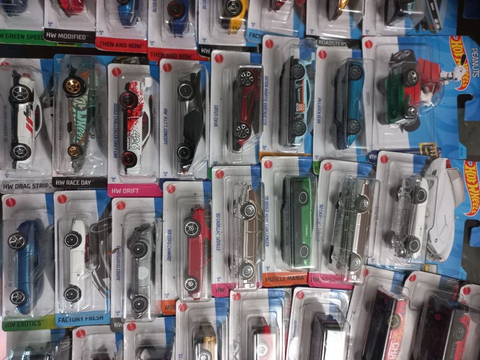 Hot Wheels mais de 100