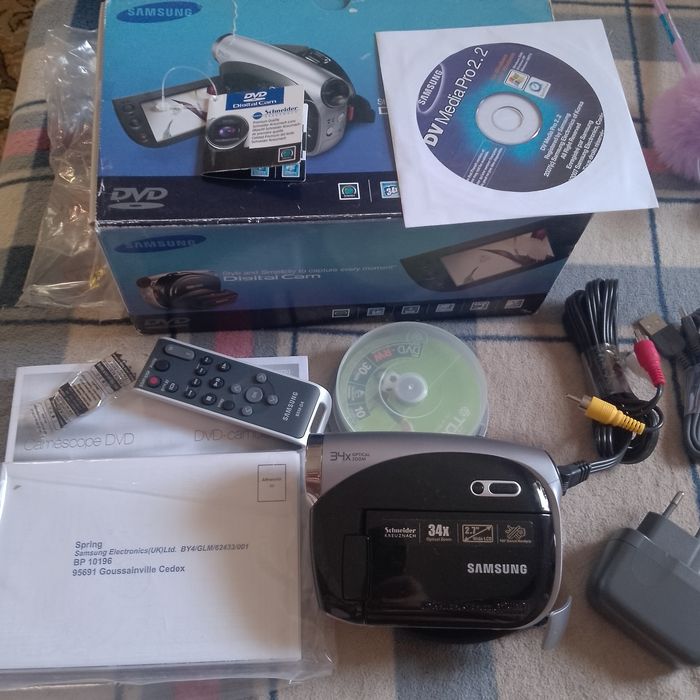видеокамера Samsung SC-DX103