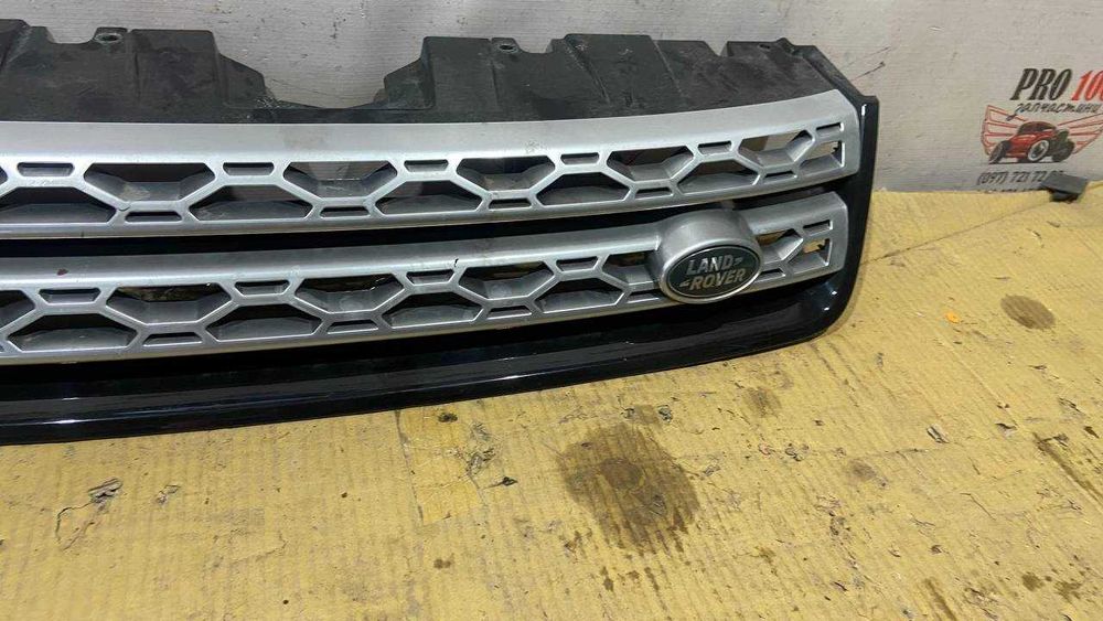 Бампер передній взборі з решіткою колір LRC 1AA Fuji White Land Rover Discovery Sport Ленд Ровер Діскавері Спорт 2014-