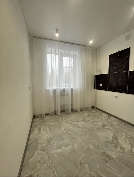 Продаж 1 кімнатної квартири з сучасним ремонтом. Р-н 13 школа Дендропарк. Є відео