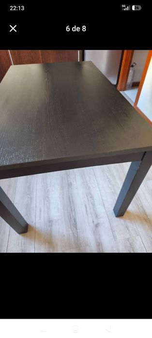 Mesa de cozinha em madeira