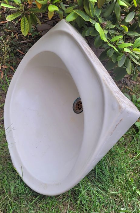 Umywalka używana po remoncie