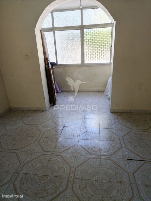 Apartamento T4 no Bairro dos Assentos