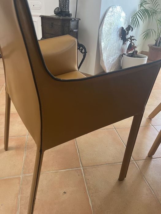 Cadeira / Poltrona Cassina Cab 413 (Mario Bellini) – Adquirida na ÁREA Store