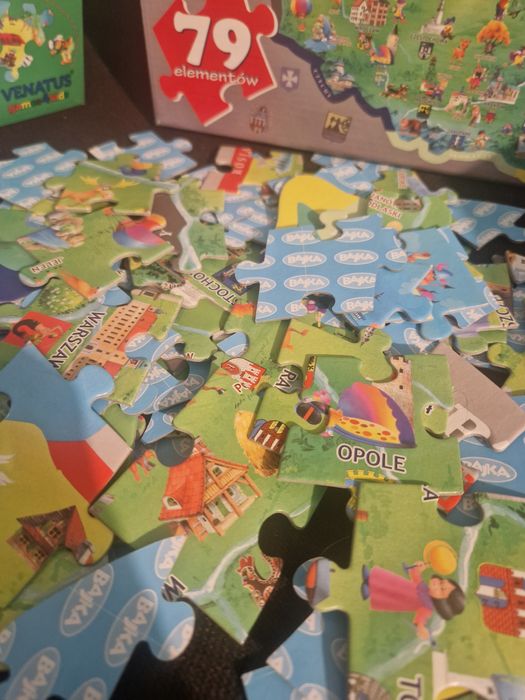 2 zestawy puzzli Mapa Świata i Mapa Polski