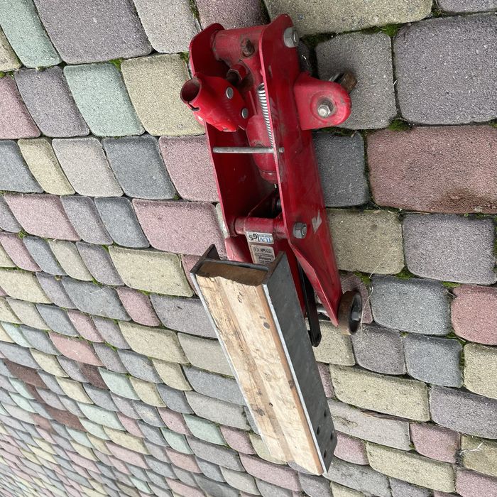 Продаю домкрати