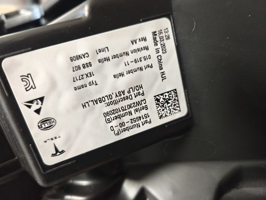 Farol Led esquerdo Tesla model 3 primeira versão