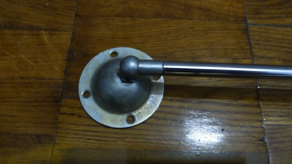 Упор багажника ВАЗ СССР. Амортизатор ляды  багажника