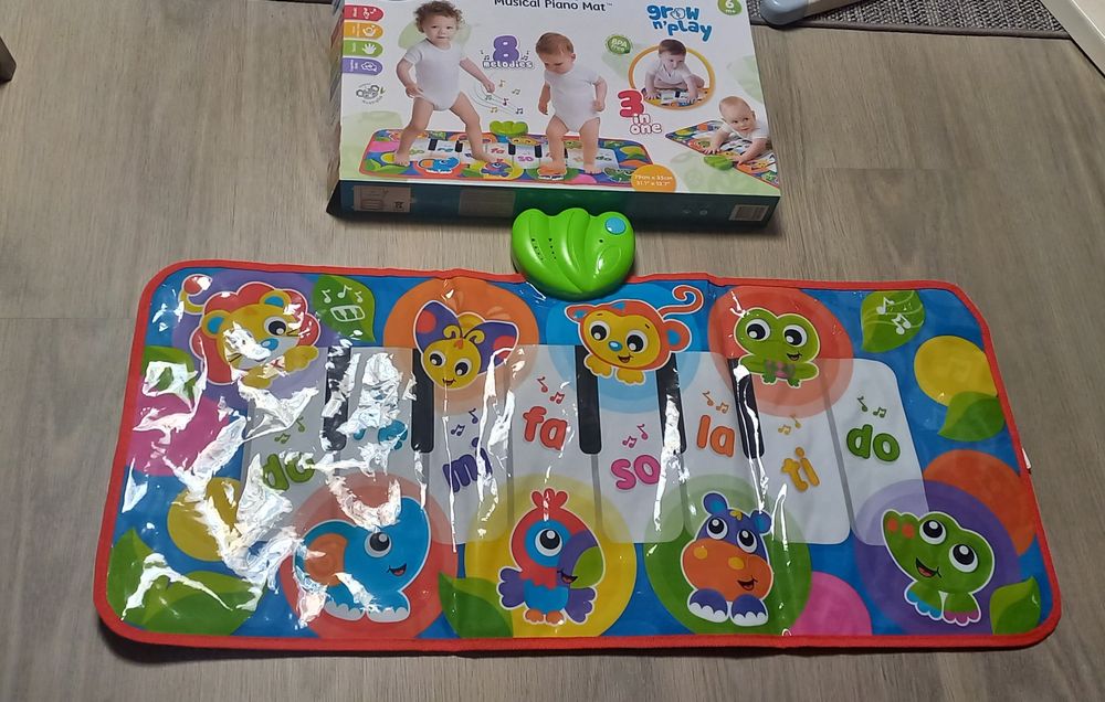 Tapete de piano musical infantil da marca Grow n' Play