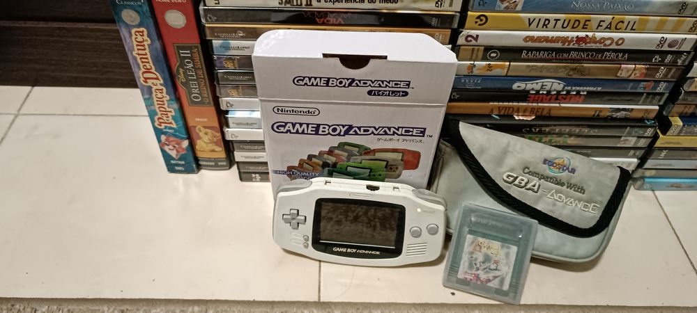 Lote de consolas e vários artigos