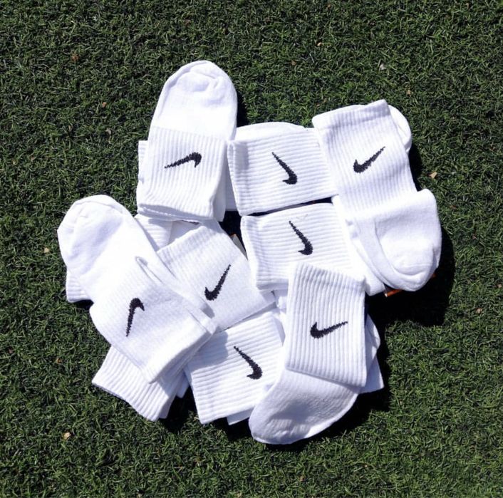 Шкарпетки Nike.