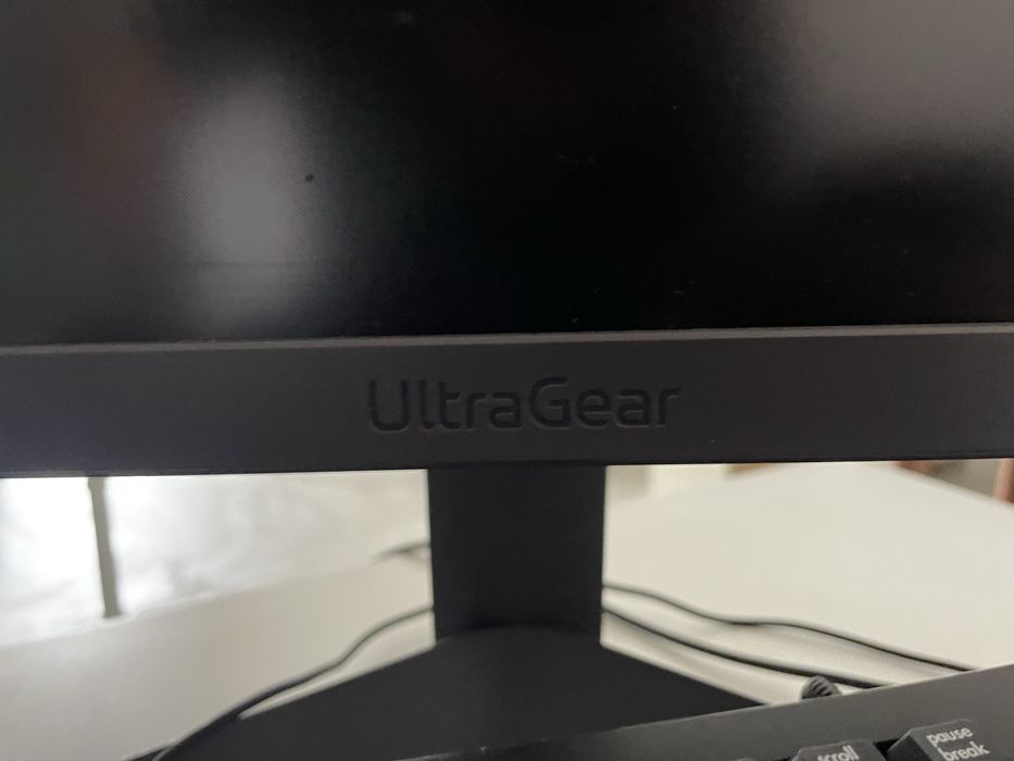 Monitor Ultragear 27”