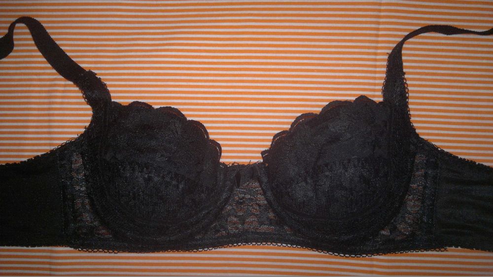 Трусы женские. Бюстгальтеры.