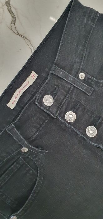 Spodnie jeansowe Levis 25