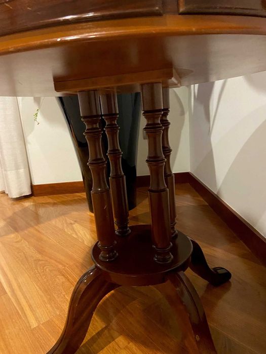 Mesa Madeira redonda