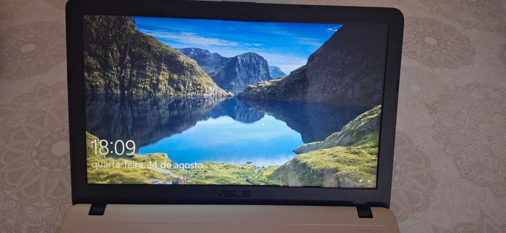 ASUS A549S Windows 10