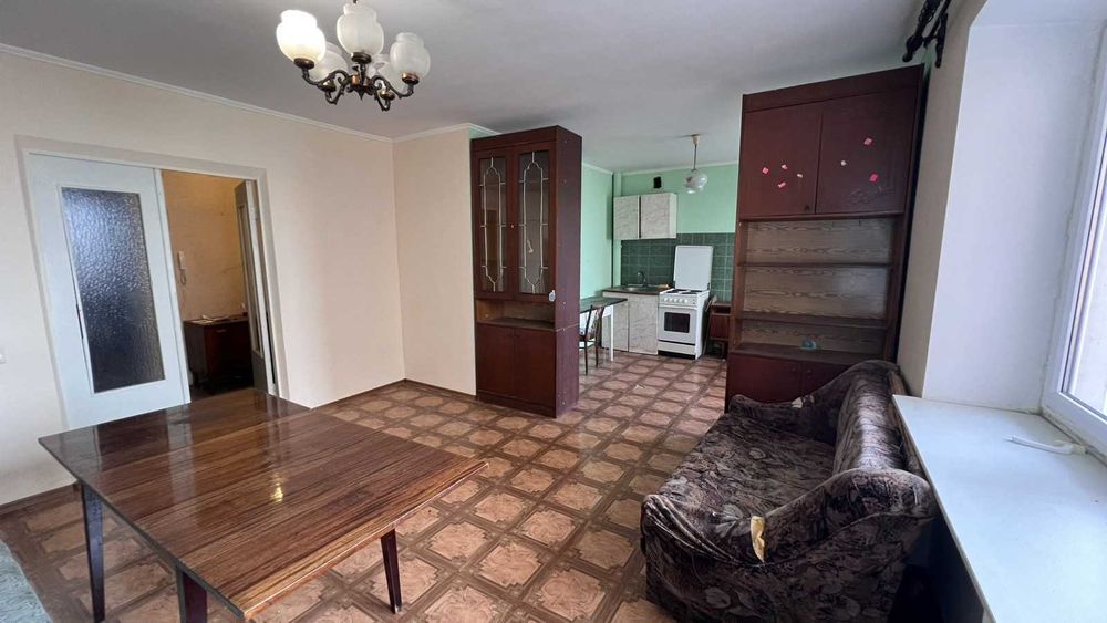 Продам 2к. квартиру 71м2 с большой кухней-студией в г.Черноморске