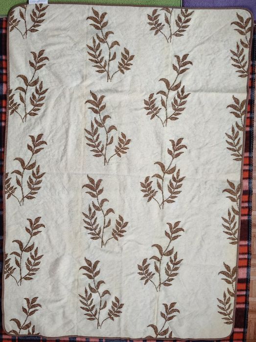 Koc, narzuta (kołdra?) wełniana "Marta+" 100% wełna 130x188 cm