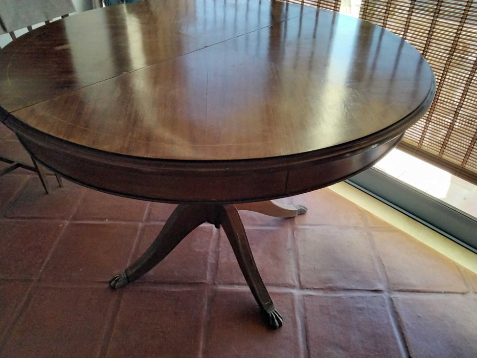 Mesa de jantar estilo inglês