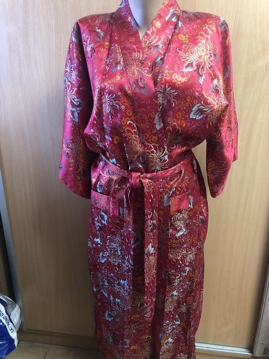 Красивое кимоно из бордовой парчи винтаж унисекс l-xxl