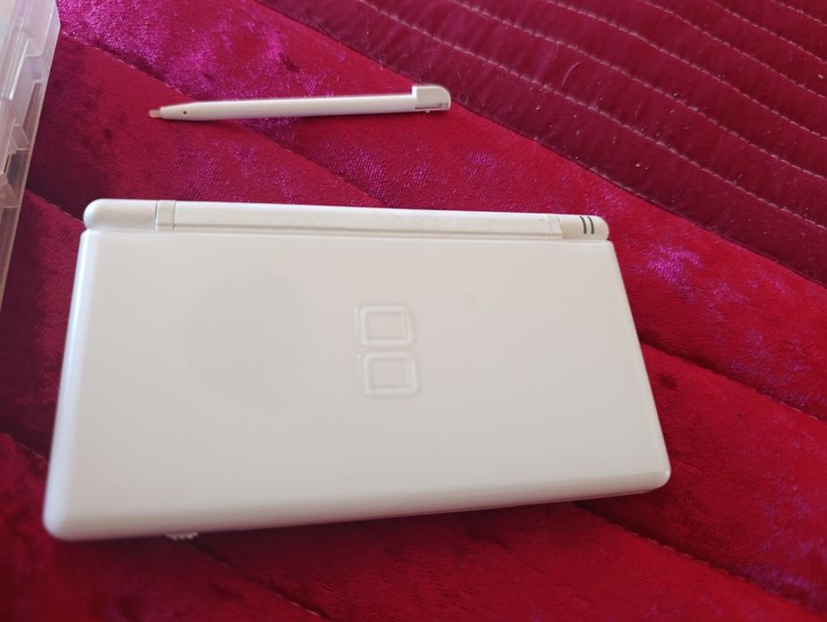Nintendo DS Lite branca + jogo Madagascar Kartz